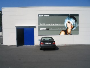 Werbeplanen Rahmen Beispiel