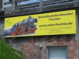 Werbetafel im Plattendirektdruck