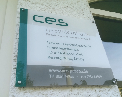 Firmenschild aus Acrylglas